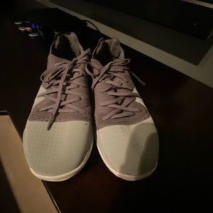 Men’s shoes size 11